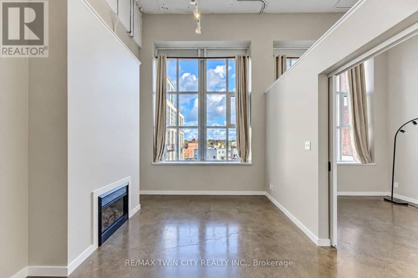 405 - 404 King Street W — photo 16 of 40