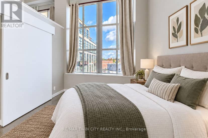 405 - 404 King Street W — photo 21 of 40