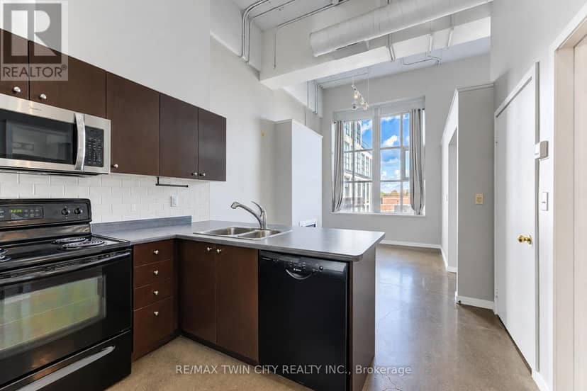 405 - 404 King Street W — photo 9 of 40