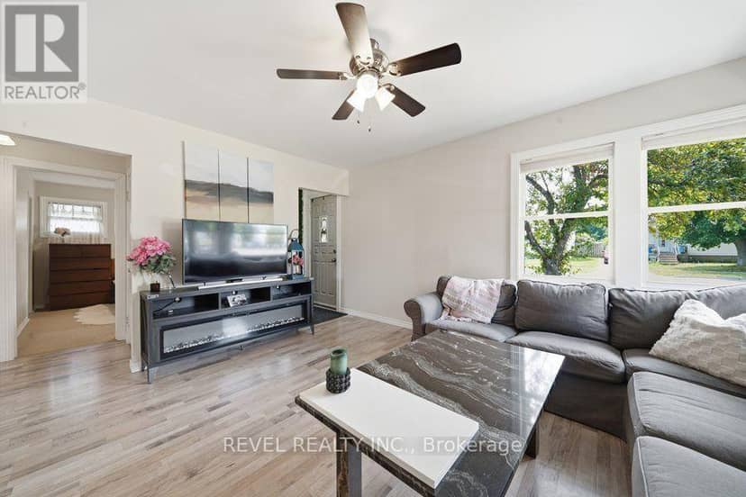 27 Frank Street — photo 12 of 25
