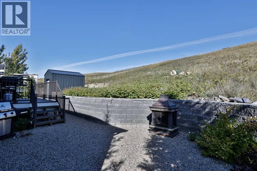 619 Chinook Crescent — photo 33 of 40