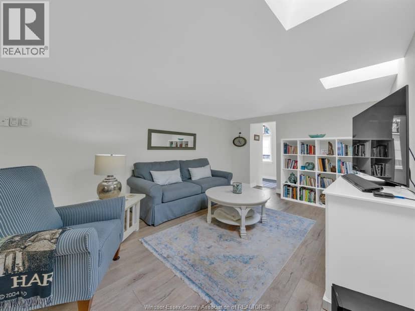 320 Lakeview Avenue — photo 12 of 40