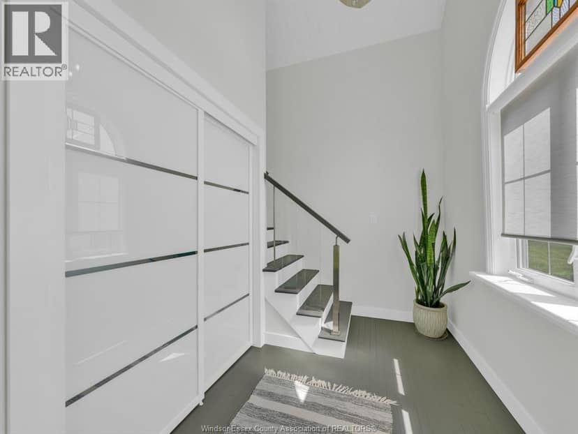 320 Lakeview Avenue — photo 9 of 40