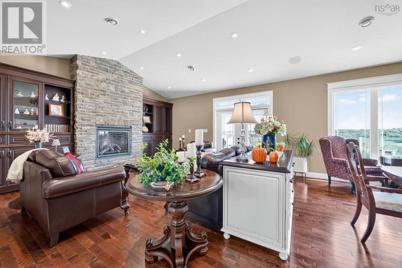 18 Clipper Court — photo 14 of 40