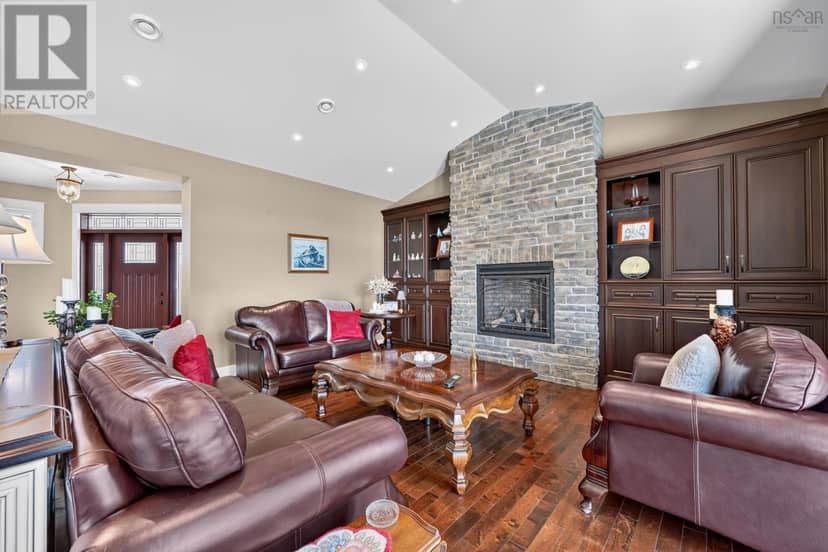 18 Clipper Court — photo 15 of 40
