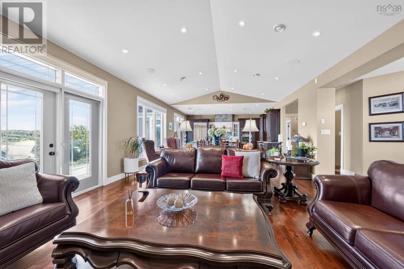 18 Clipper Court — photo 17 of 40