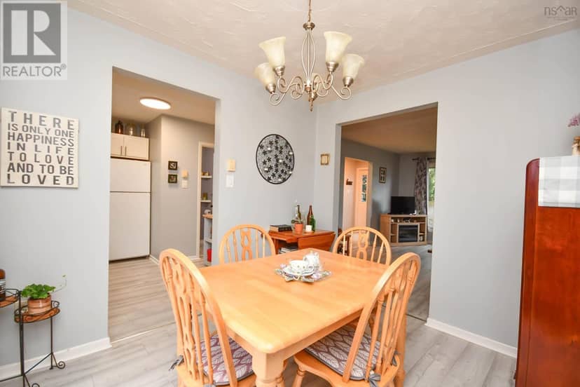 123 Gloria Court — photo 16 of 39
