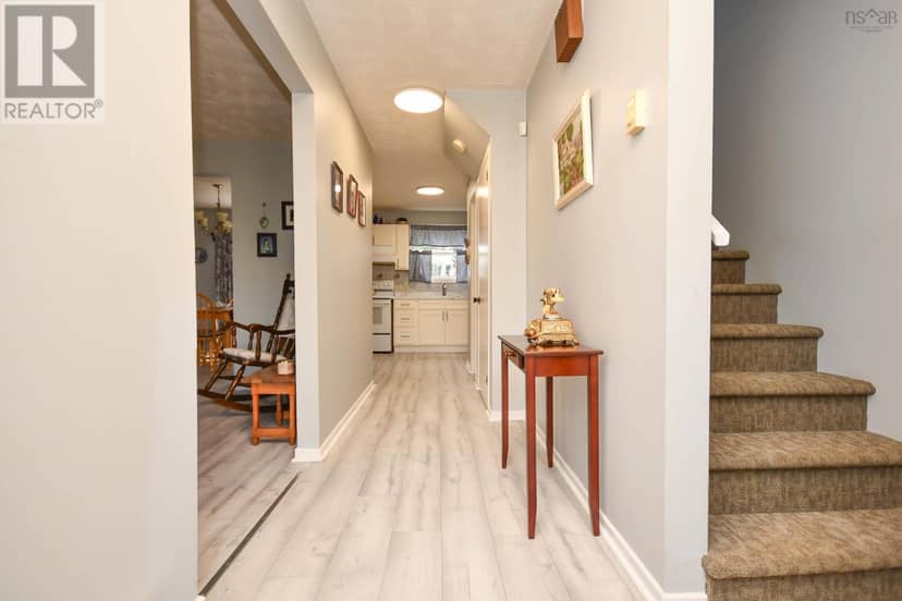 123 Gloria Court — photo 18 of 39