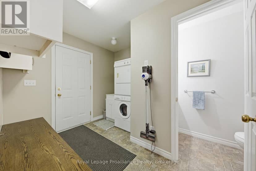 31 Huron Drive — photo 25 of 39