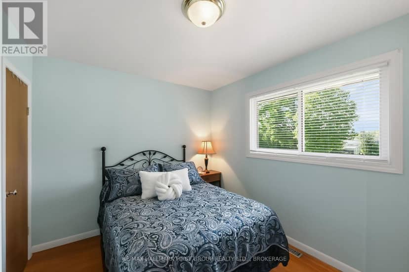 1449 Avondale Crescent — photo 18 of 40