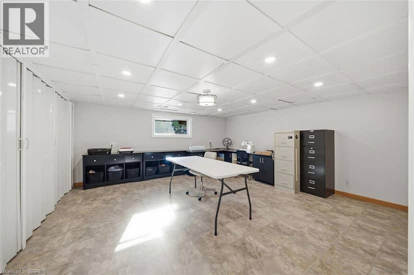 144 ST GEORGE Street — photo 23 of 40