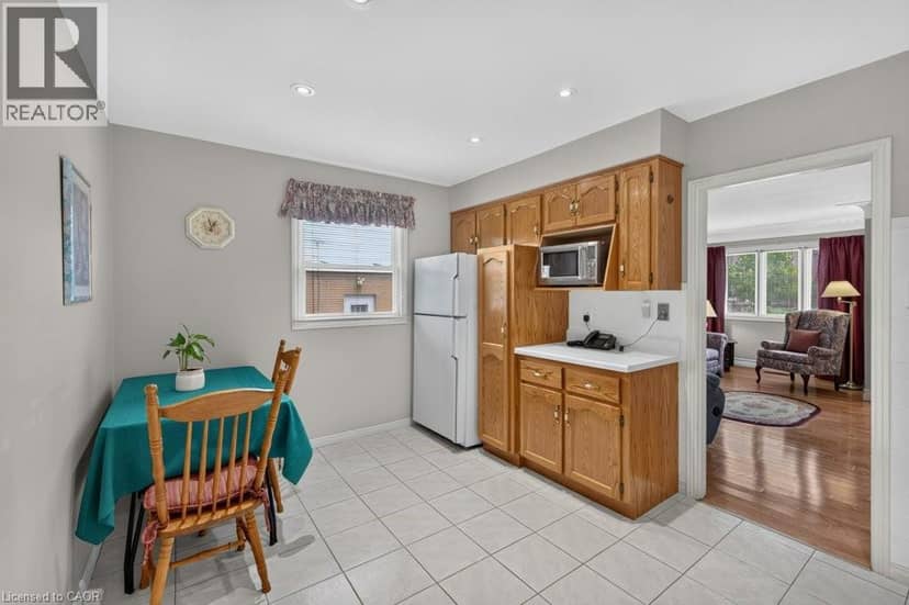 476 EAST 37TH Street — photo 11 of 40