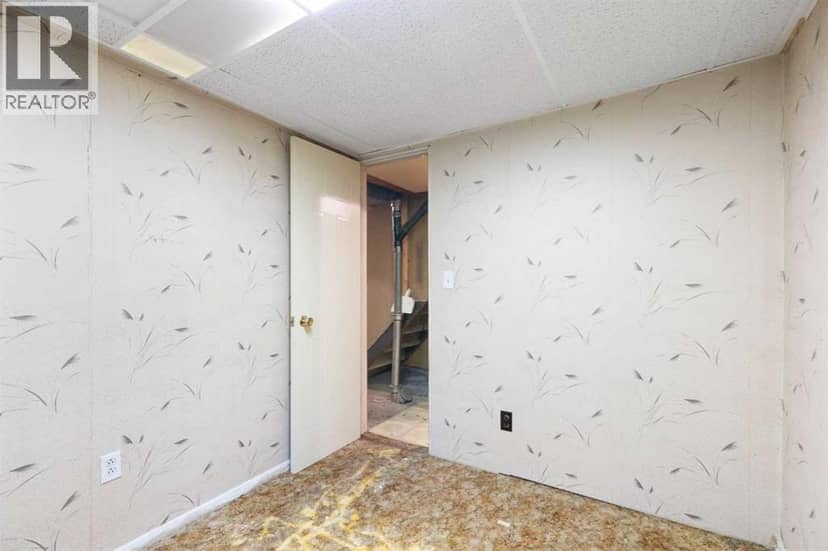 3819 1 Street NE — photo 23 of 34