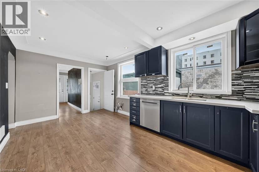 11 SELKIRK Avenue — photo 12 of 40