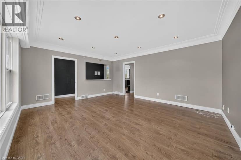 11 SELKIRK Avenue — photo 9 of 40
