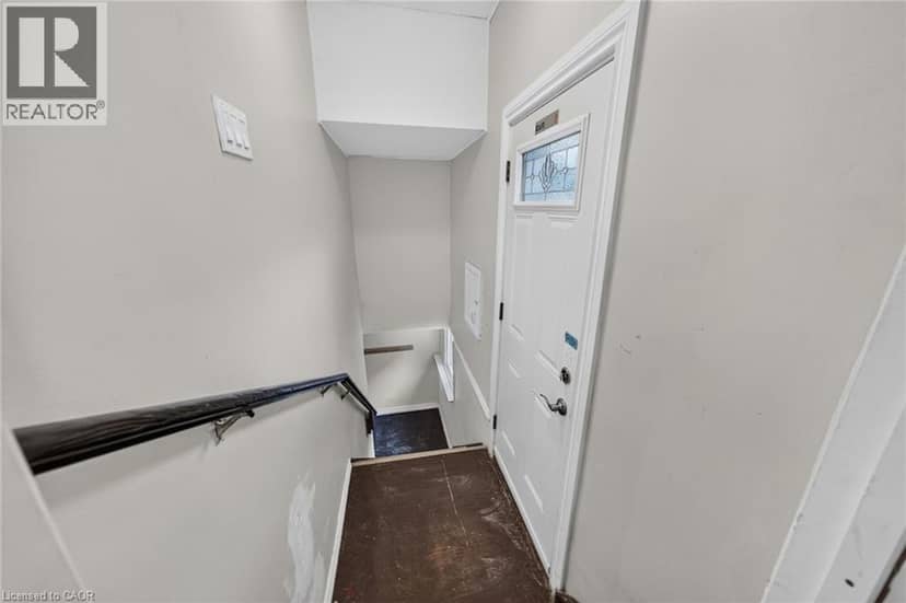 11 SELKIRK Avenue — photo 23 of 40