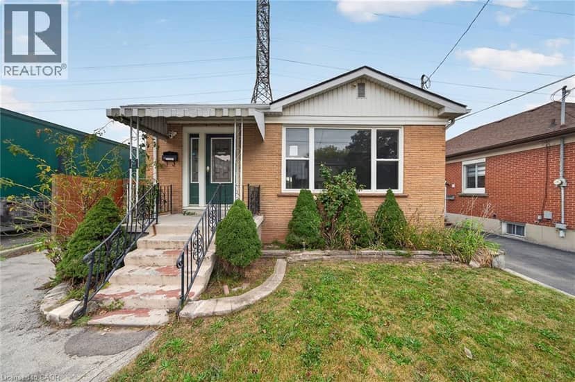 11 SELKIRK Avenue — photo 1 of 40