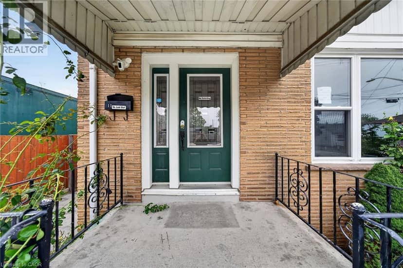 11 SELKIRK Avenue — photo 4 of 40