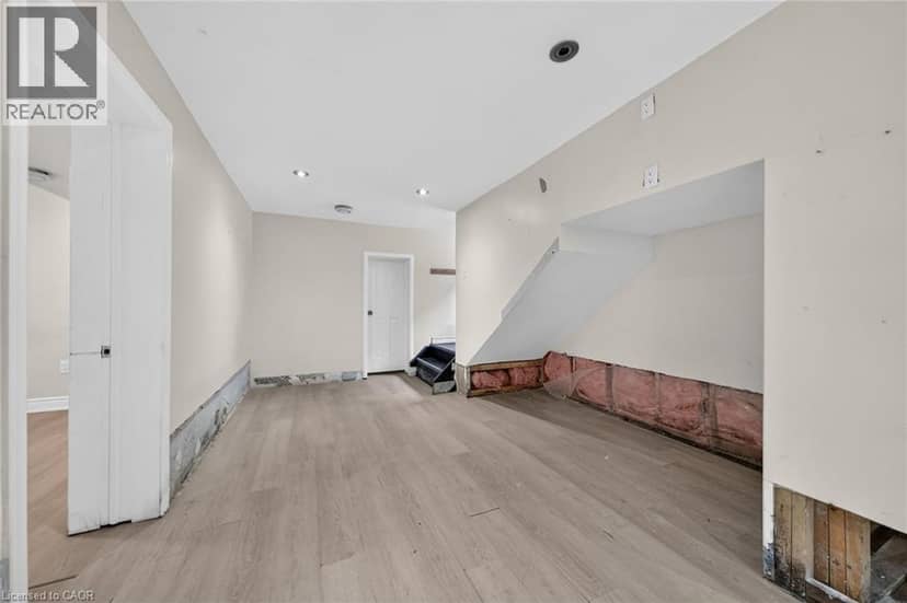 11 SELKIRK Avenue — photo 26 of 40