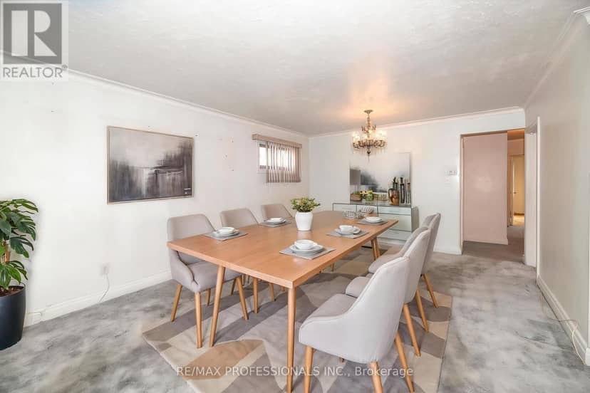 79 Silverhill Drive, Toronto, photo 5