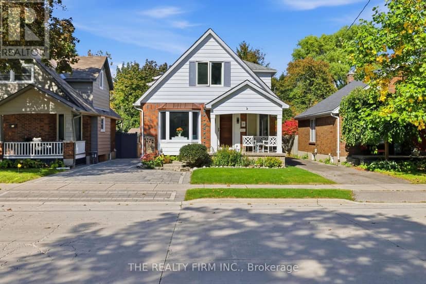 28 Thomas Janes Drive, London South