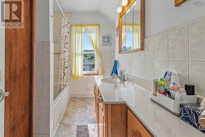 378 Alexandra Street — photo 30 of 33