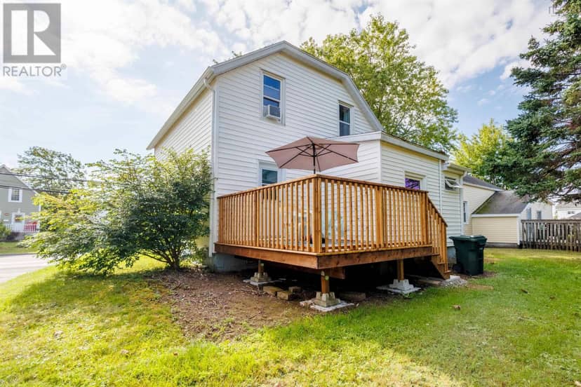 378 Alexandra Street — photo 6 of 33