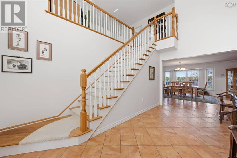 243 Lakeshore Drive — photo 23 of 40