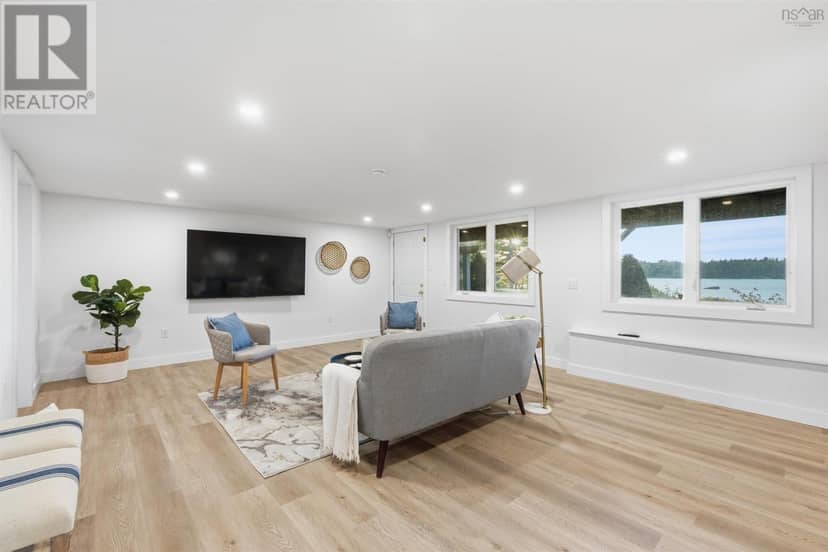 243 Lakeshore Drive — photo 33 of 40
