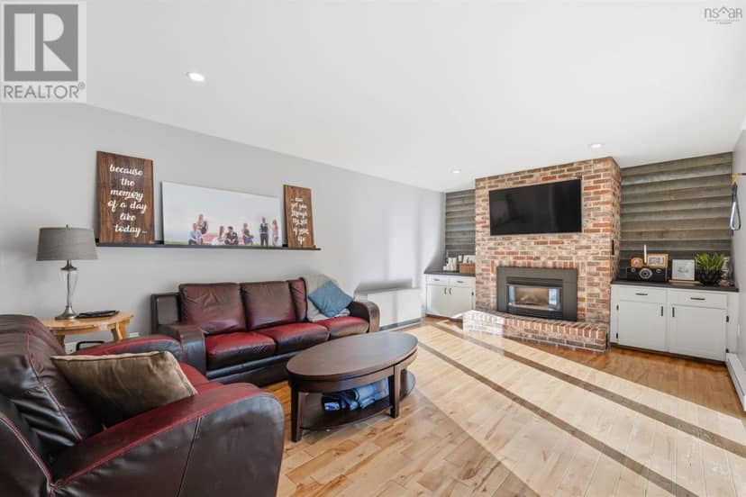18 Sandstone ave — photo 20 of 40