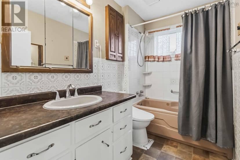 3 Wildwood Boulevard — photo 17 of 32