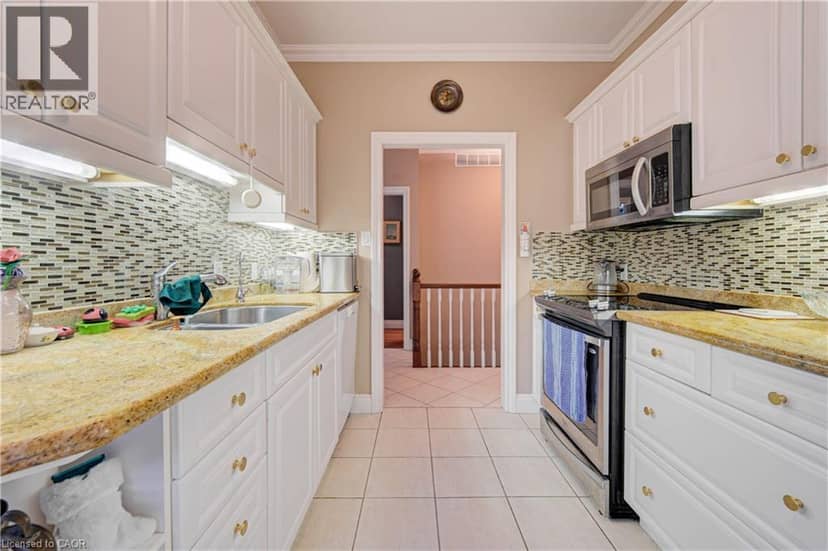 375 GEORGE Street N Unit# 3 — photo 18 of 40
