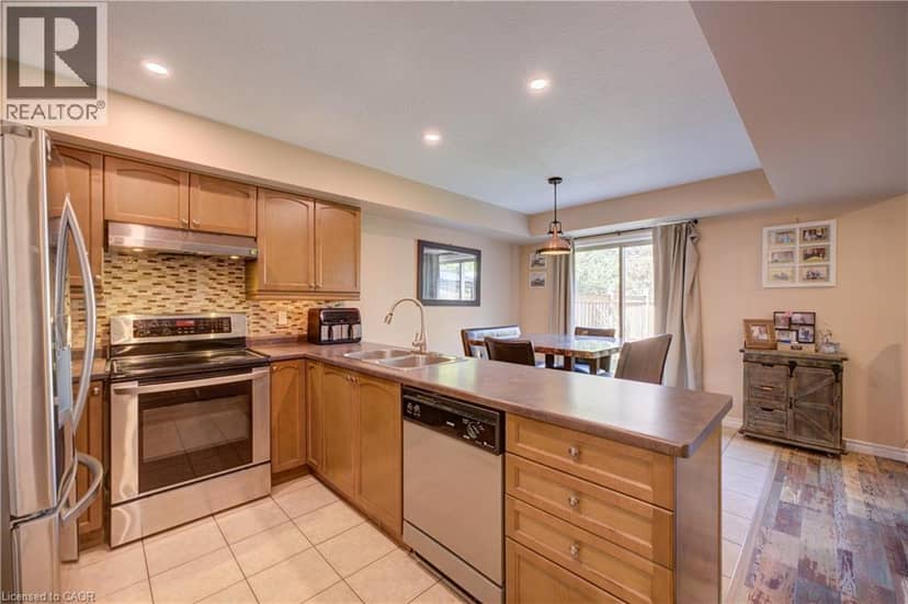 3 FULLER Court — photo 10 of 33