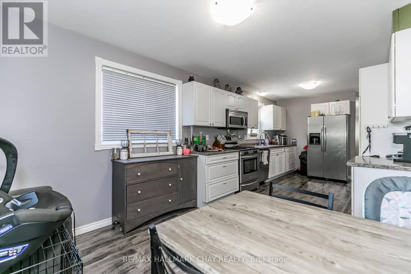 226 Queen Street, Midland, photo 4