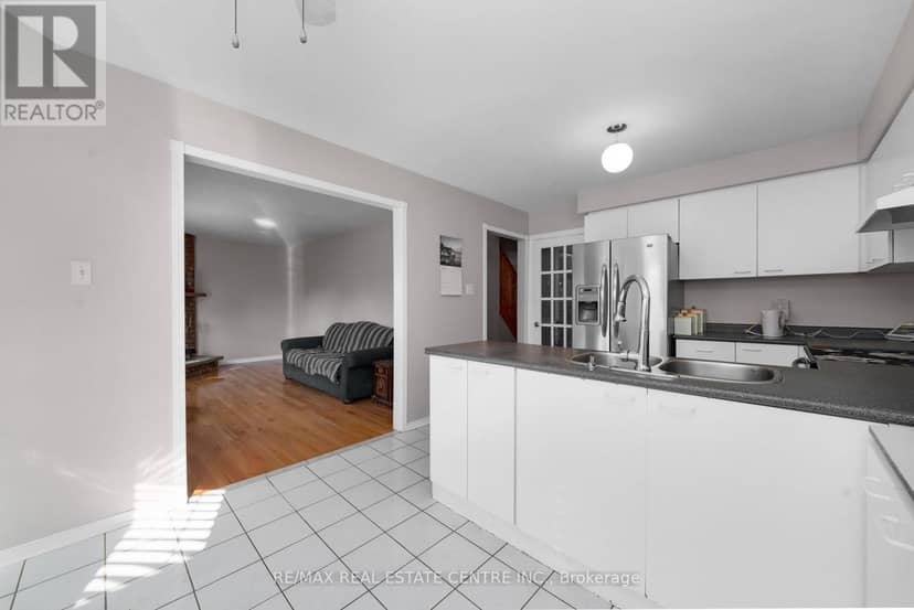 39 Killaloe Crescent — photo 6 of 20