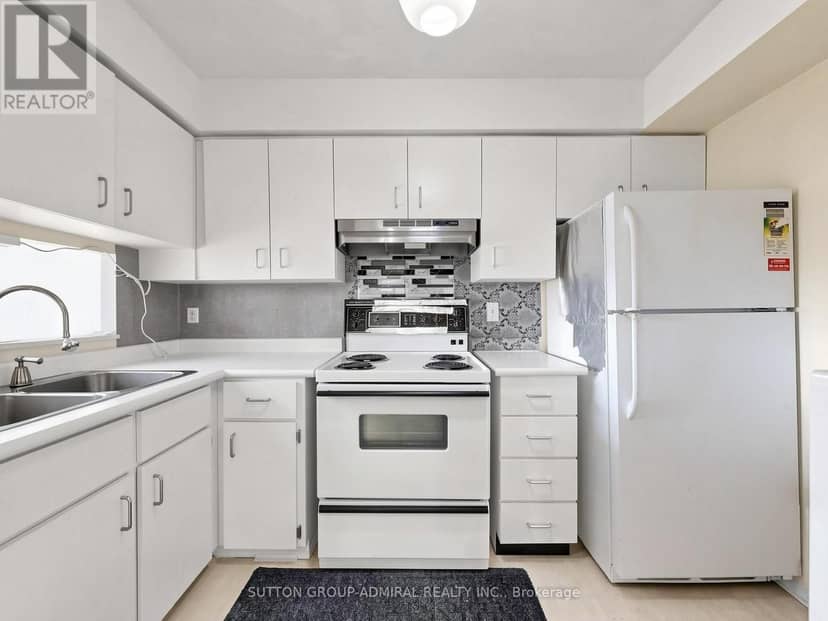 1108 - 2470 Eglinton Avenue — photo 10 of 39