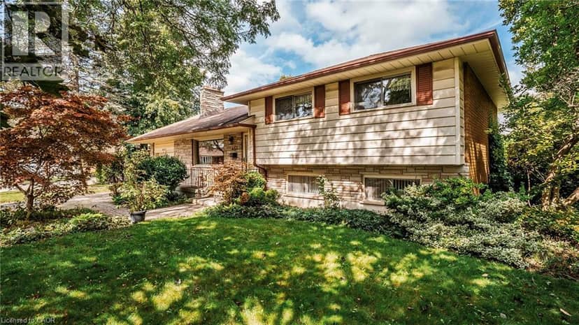 457 THREE VALLEYS Crescent — photo 1 of 40