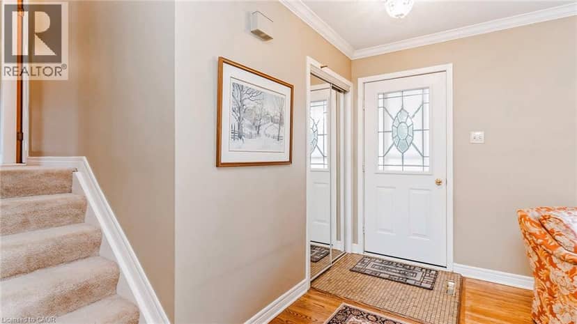 457 THREE VALLEYS Crescent — photo 4 of 40