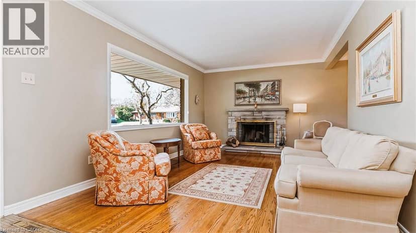 457 THREE VALLEYS Crescent — photo 5 of 40