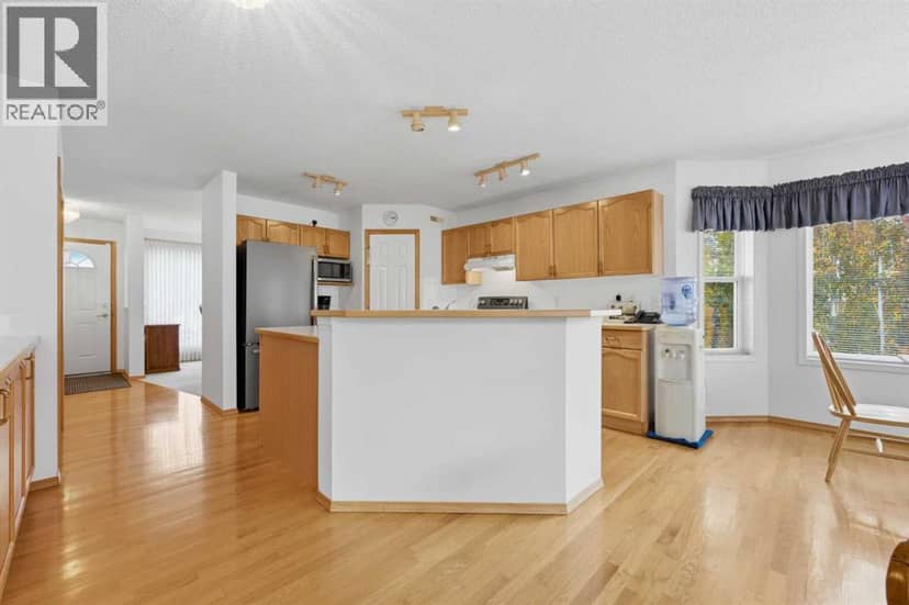 614 Sierra Madre Court SW, Calgary, photo 3
