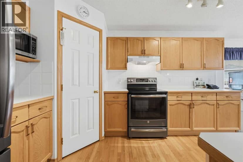 614 Sierra Madre Court SW, Calgary, photo 5