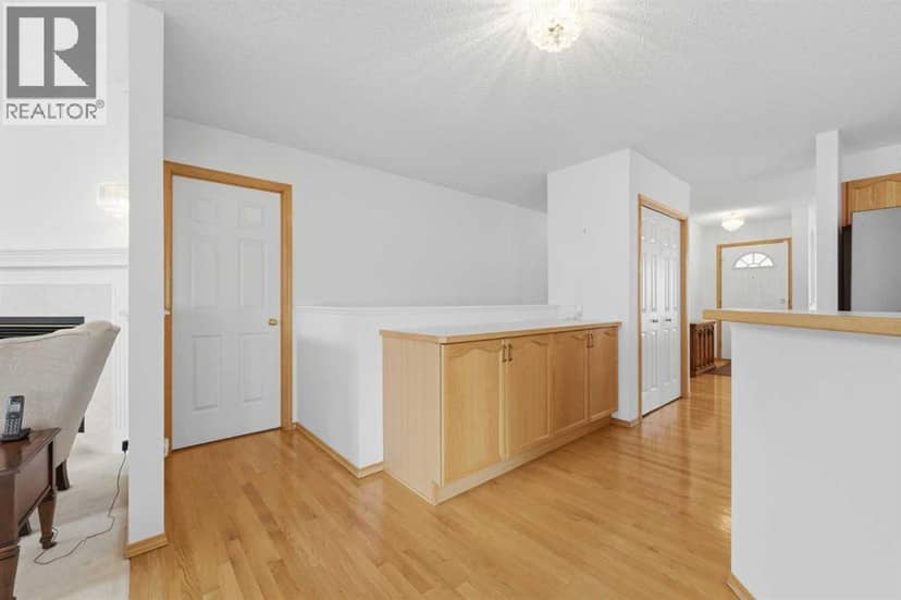614 Sierra Madre Court SW, Calgary, photo 6