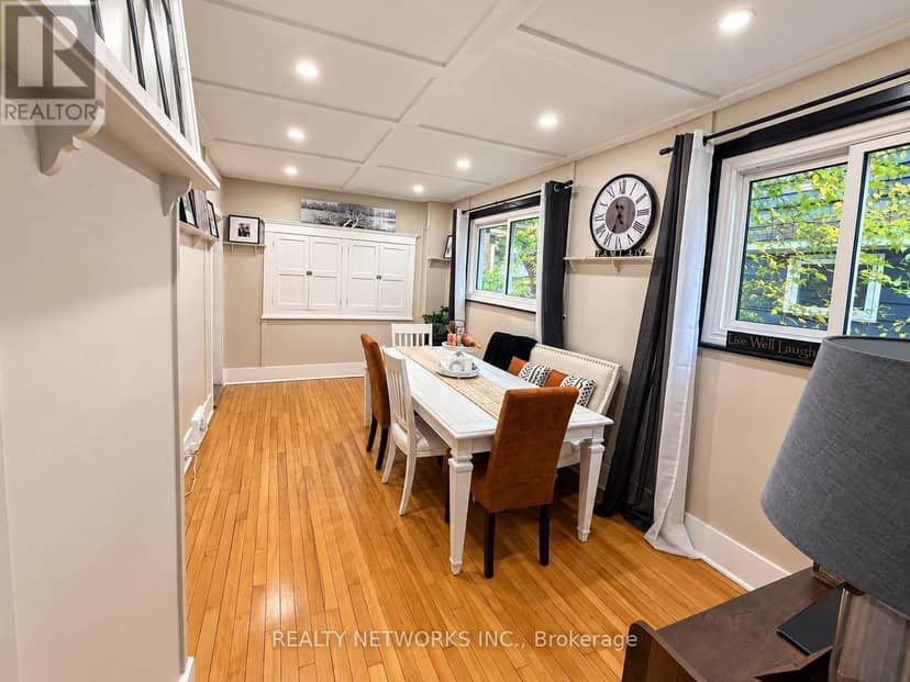 81 Hemlock Street — photo 10 of 28