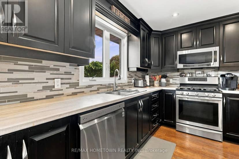 229 Colonel Douglas Crescent — photo 11 of 40