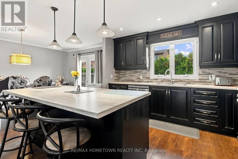 229 Colonel Douglas Crescent — photo 14 of 40