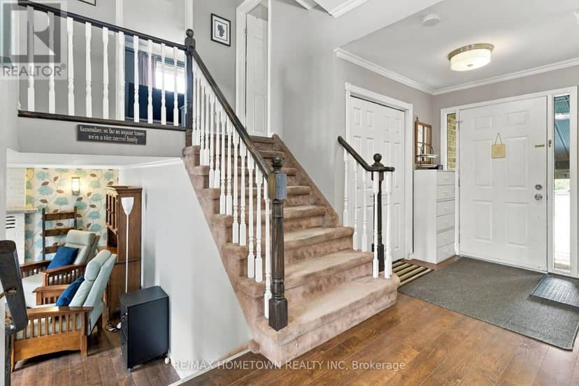 229 Colonel Douglas Crescent — photo 3 of 40