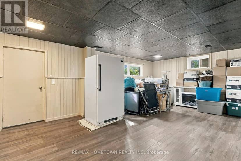 229 Colonel Douglas Crescent — photo 33 of 40