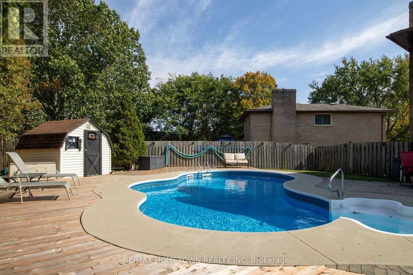 229 Colonel Douglas Crescent — photo 38 of 40