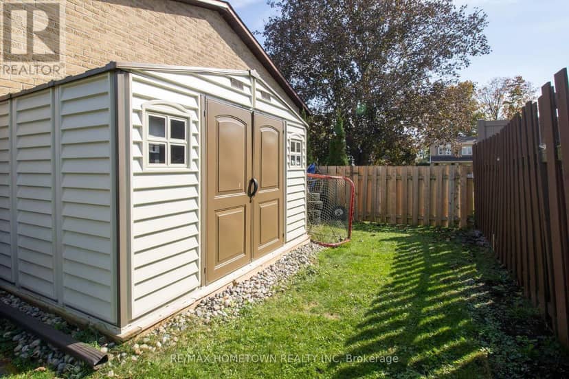 229 Colonel Douglas Crescent — photo 39 of 40
