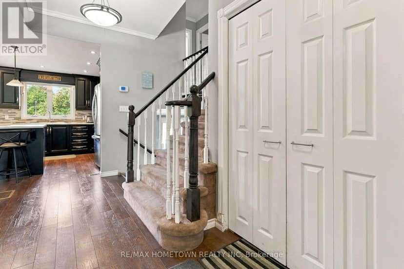 229 Colonel Douglas Crescent — photo 4 of 40